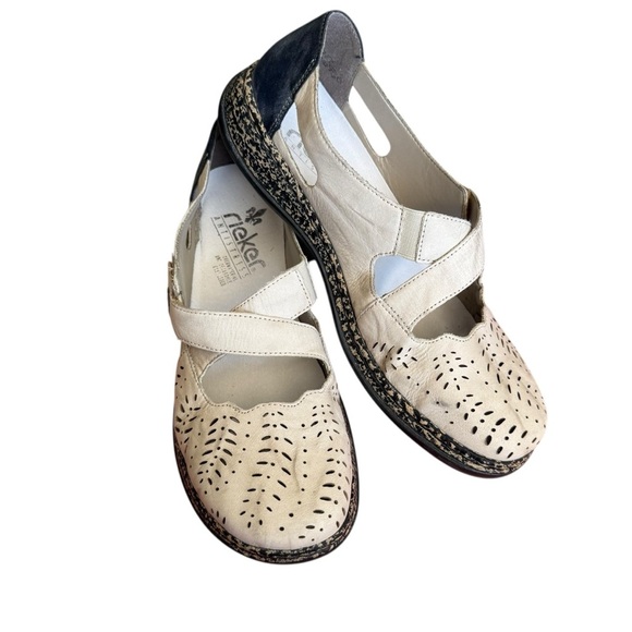 Rieker Mary Jane Daisy 75 Slipon Womens Slip On 8.5  M EU 40 Cream black toe cap - Picture 1 of 8